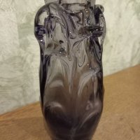 стъклена ваза лилаво стъкло, снимка 1 - Вази - 43554741