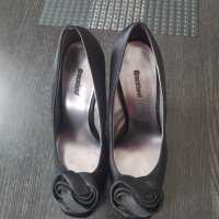 Продавам официални обувки., снимка 3 - Дамски елегантни обувки - 43785557