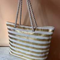 Плажна чанта на бели и златна райета и въжета за дръжки 🤍, снимка 1 - Чанти - 43887271