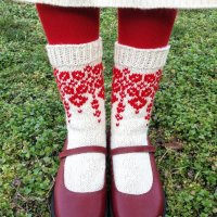,,Плетените чорапи на Баба Марта" - изплетени на 5 куки! Червени шевици!, снимка 8 - Други - 28115965