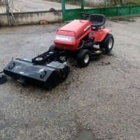 трактор косачка с приспособление за метене, снимка 1 - Градинска техника - 43285325