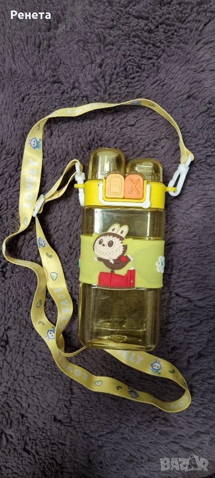 Детска бутилка Labubu 600 мл Лабубу шише регулируема презрамка Детско жълто шише Лабубу, снимка 1