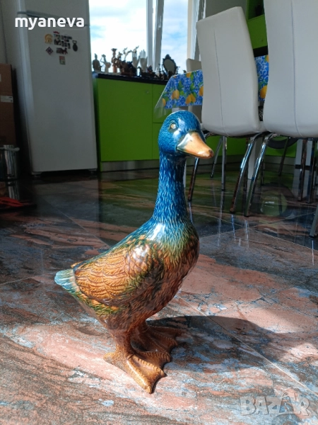 Порцеланова фигура на пате , гъска , изработена с внимание към детайла. , снимка 1