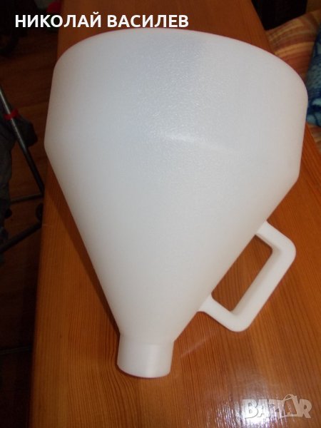 Питай наличен ли е  / Пистолет  за нанасяне  на  мазилки /шприц / пневматичен има  с 3  и  4   дюзи., снимка 1