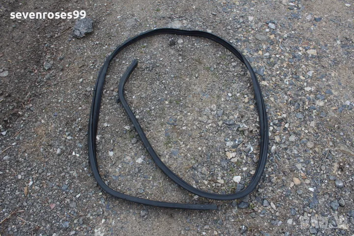 Уплътнение врата предна дясна Пежо 807 Peugeot 807 Citroen C8 Lancia Phedra, снимка 1