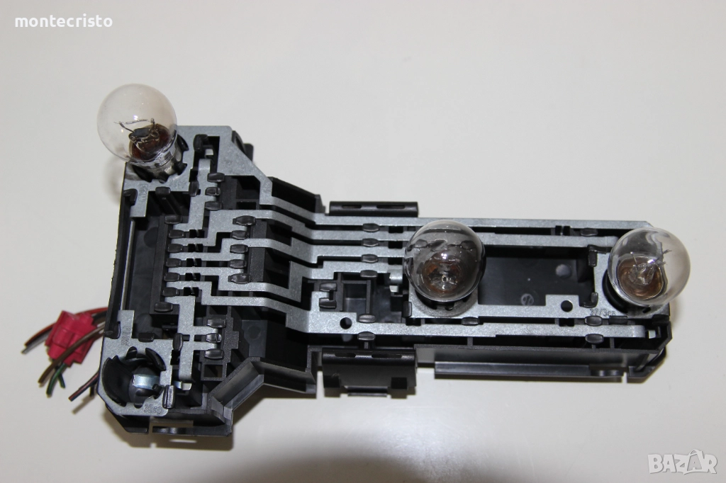 Дясна платка стоп VW Passat B5.5 комби (2000-2005г.) 3B9945257 / десен ламподържач, снимка 1