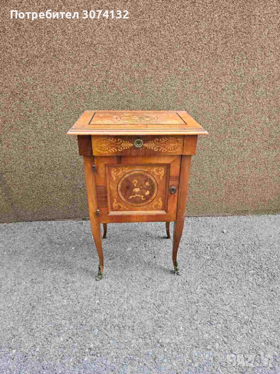 Шкаф с интарзия и обков от месинг, снимка 1