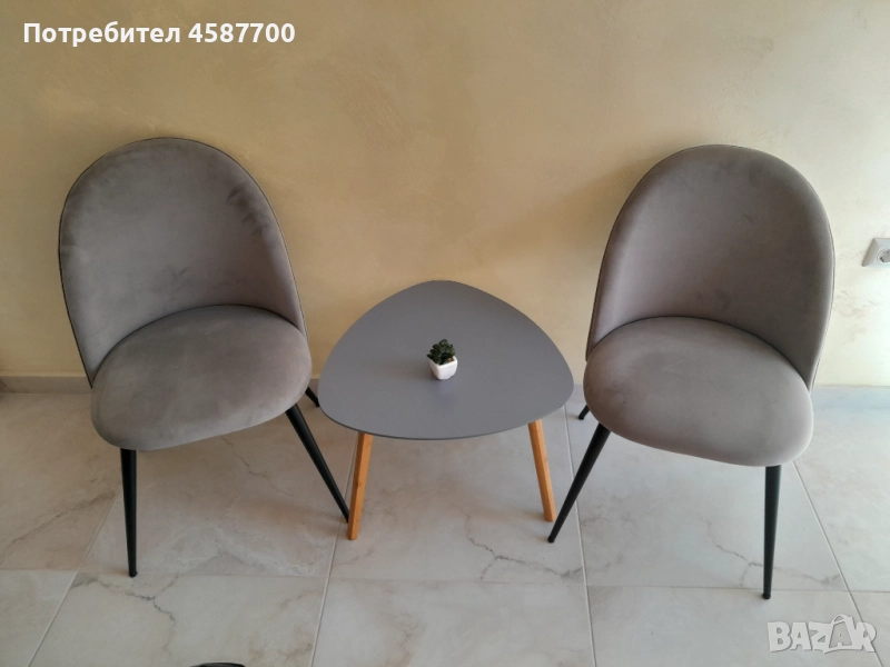 Продавам нови, неизползвани комплект масичка с два стола., снимка 1