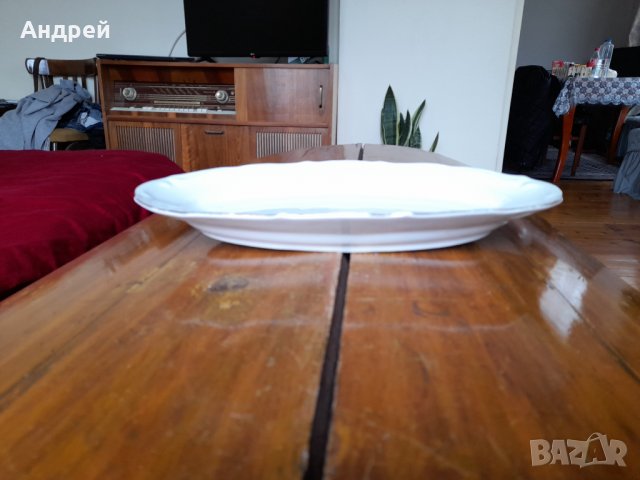 Стара порцеланова чиния,плато #7