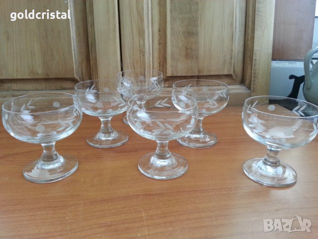 Ретро стъклени чаши чашки гравирани
