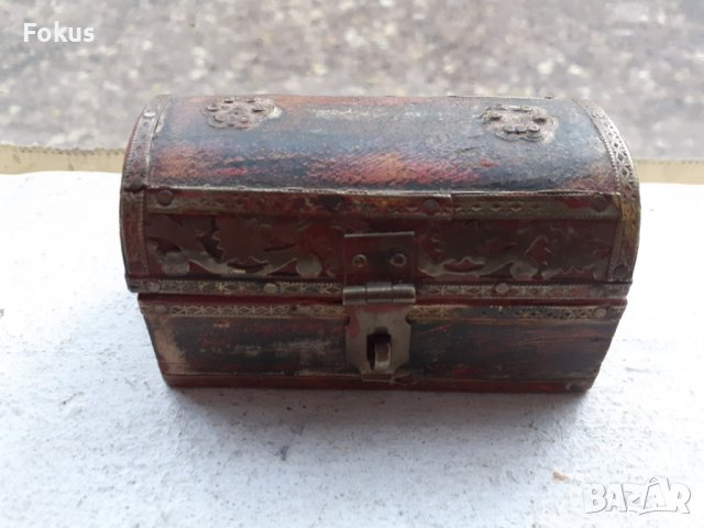 Стара дървена кутия с месингов обков, снимка 1 - Антикварни и старинни предмети - 38999915