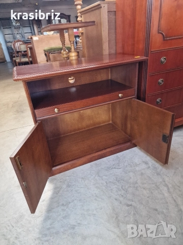 Масивен Тв Шкаф с въртящ се Плот-внос от Германия!, снимка 5 - Шкафове - 51766920