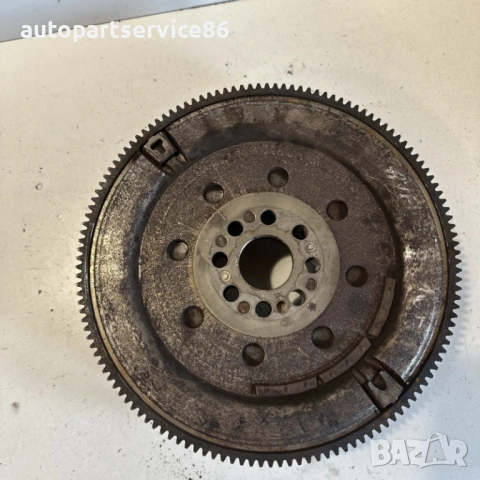 Демферен маховик за Toyota Avensis 1.6 D4D 2016 г. – OEM #13450-0X020, снимка 2 - Части - 53601189