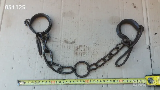 масивни ковани възрожденски окови, белезници, пранги , снимка 3 - Антикварни и старинни предмети - 47906614