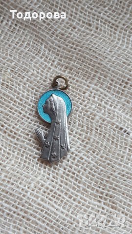 Малка метална иконка с емайл .