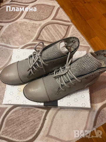 Сиви нови боти от Англия 37.5 номер , снимка 2 - Дамски боти - 52231004