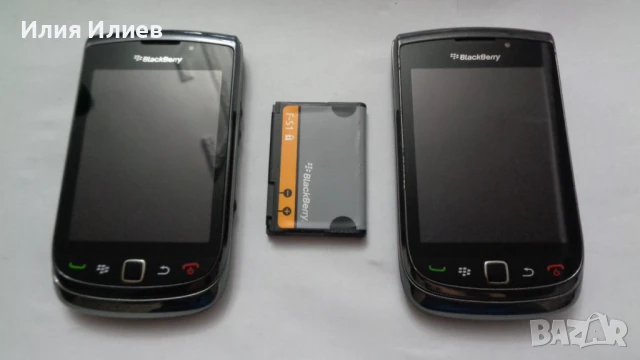 Blackberry 9800 2 броя и батерия