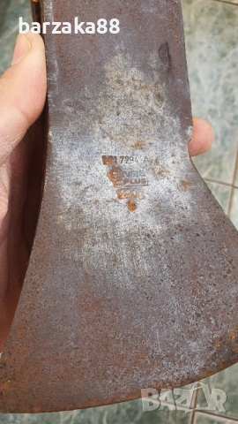 Стара Брадва Топор за колекция 1.250 кг, снимка 2 - Колекции - 53438808