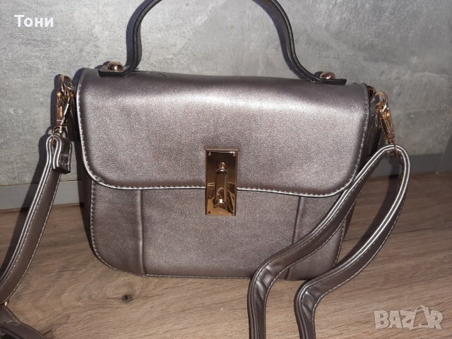 Нова дамска чанта, снимка 2 - Чанти - 33093936