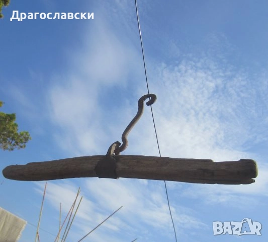 Хомот, кобилица от каруца 77см и 56см, част дърво дървен,турски чехли, Калашников тениска, снимка 8 - Други - 30192099