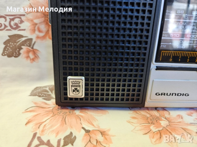 Радио Grundig Hit Boy 310  В отлично техническо и визуално състояние., снимка 3 - Радиокасетофони, транзистори - 52721021