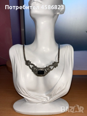 Дамско колие с черен камък