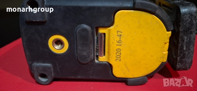 Лазерен нивелир DeWALT DW088CG /20 м, 0.3 мм/м  /, снимка 9 - Измервателни инструменти - 52436745