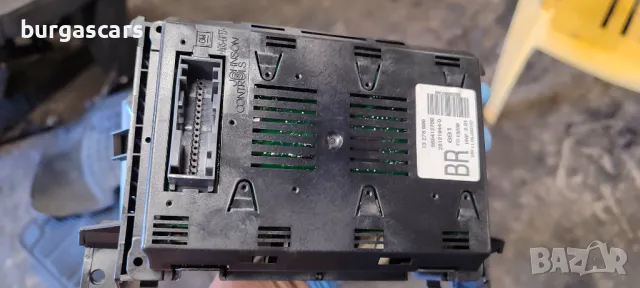 Дисплей 13 276 999 Opel Zafira B - 70лв, снимка 2 - Части - 47356821