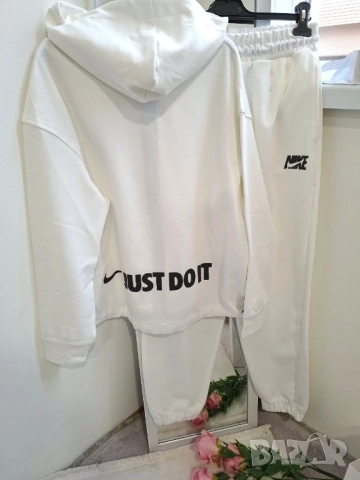 дамски екипи Nike , снимка 3 - Спортни екипи - 51564613