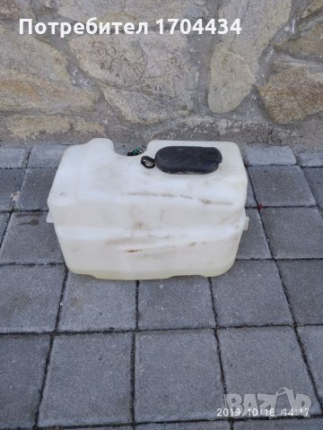 Дачия Dacia.Казанче Течност Чистачки от Соленца, снимка 2 - Части - 26781219