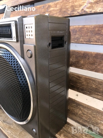 Радиокасетофон HITACHI TRK 2200E, снимка 9 - Радиокасетофони, транзистори - 53465658