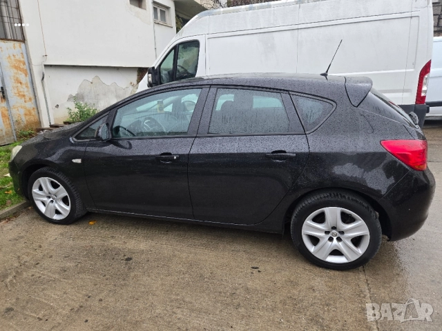 Opel Astra 2012, снимка 5 - Автомобили и джипове - 52328813