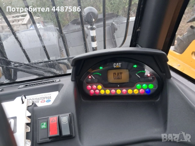 Телескопичен товарач Caterpillar TH407C, снимка 12 - Индустриална техника - 53246711