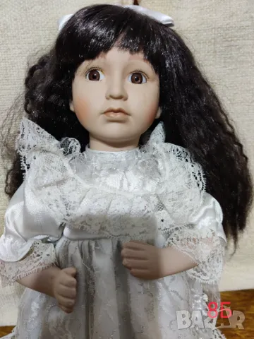 Порцеланова кукла , снимка 1
