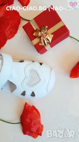 Бебешки сандали за момиче от Естествена кожа, бели с брокатено сърце BUBBLE KIDS, снимка 5 - Детски сандали и чехли - 37161854