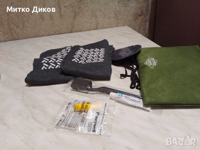 Хотелски комплект чорапи 2 бр.чанта.четка зъби.тампони уши и зъбни прин.
