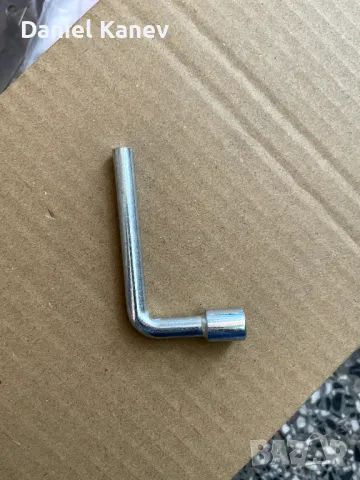 Немски Акумулаторен Тример Stahl Mayer за Трева с Два Броя Батерия и Зарядно, снимка 11 - Други инструменти - 50378037