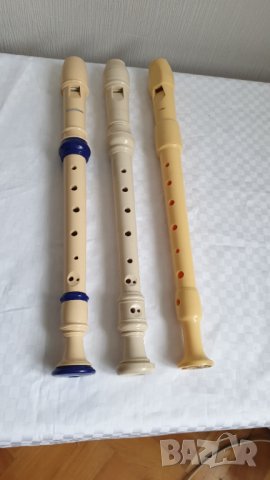 Три броя пластмасови флейти, снимка 1 - Духови инструменти - 43640157
