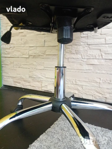 Офис стол, снимка 7 - Столове за офис - 50845414