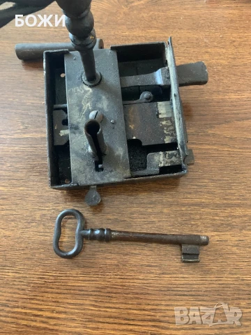 🛠️ Редка работеща брава от Австрия с оригинален ключ – ковано желязо, снимка 2 - Антикварни и старинни предмети - 51079321