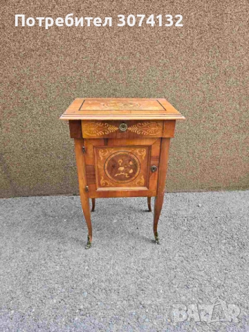 Шкаф с интарзия и обков от месинг