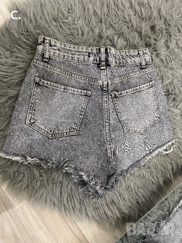 Дамски къси панталони, снимка 2 - Къси панталони и бермуди - 52860740