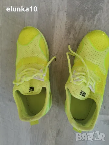 маратонки Nike