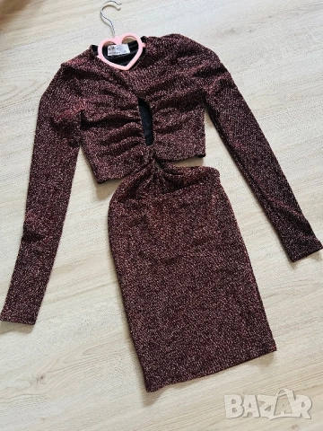 Разпродажба Елегантна парти рокля Bershka с дълъг ръкав блестяща 