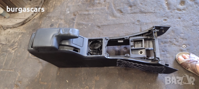 Подлакътник Mercedes B180 W245 - 60лв, снимка 2 - Части - 51623212