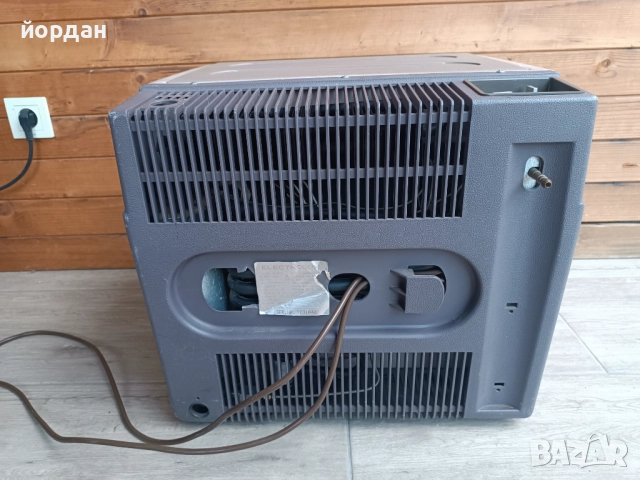 Хладилник на газ 12 и 220 в. Electrolux , снимка 6 - Хладилни чанти - 51912276