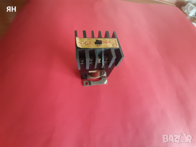 Немски Контактор,380V ,10А,5Н3 Контакта,бобина-220V, снимка 2 - Други машини и части - 44842549