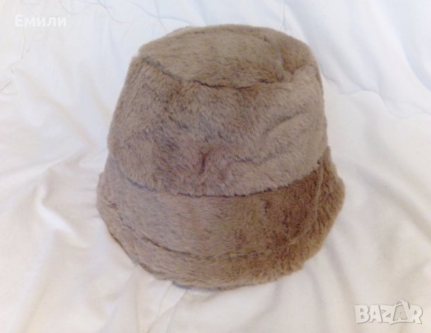 Дамска зимна плюшена шапка в кафяв цвят, снимка 3 - Шапки - 39070819