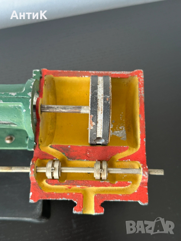 Соц Учебен Модел на Парен Двигател 1961г., снимка 5 - Антикварни и старинни предмети - 53154353