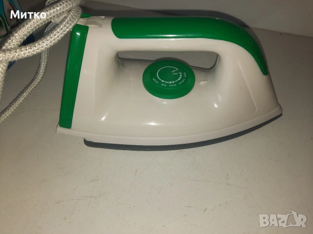 Нова компактна ютия за сухо гладене марка Wako модел MD-714, снимка 2 - Ютии - 53597819